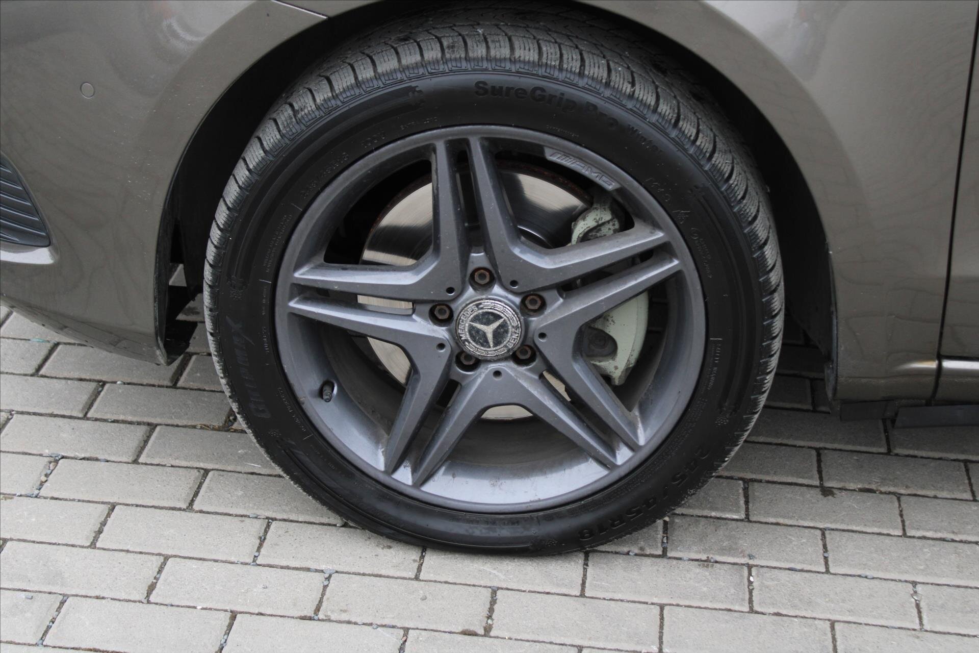 Mercedes-Benz Třídy V MPV 2,1 l 140 kw