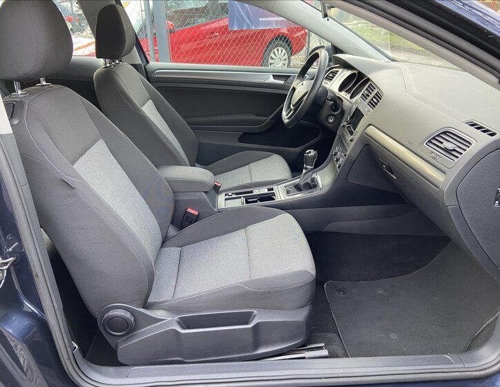 Volkswagen Golf Hatchback 1,2 l 63 kw