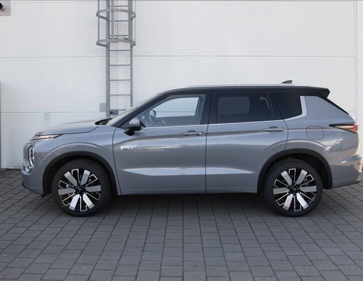 Mitsubishi Outlander SUV / Terénní 2,4 l 225 kw