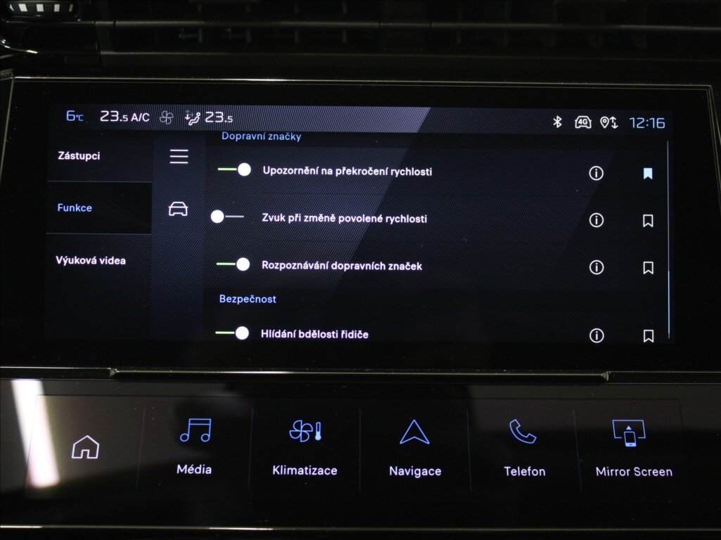 Peugeot 408 Liftback 1,2 l 96 kw