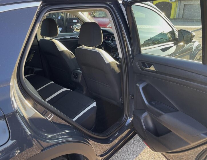 Volkswagen T-Roc SUV 2,0 l 110 kw