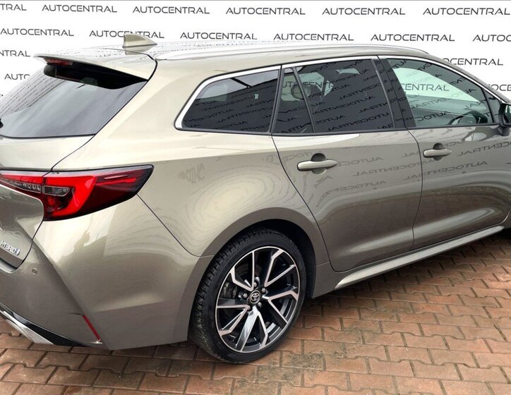 Toyota Corolla Kombi 2,0 l 112 kw