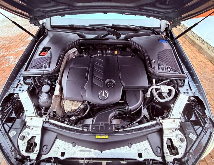 Mercedes-Benz Třídy E 25