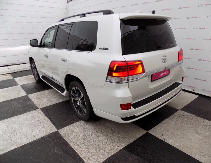 Toyota Land Cruiser 3