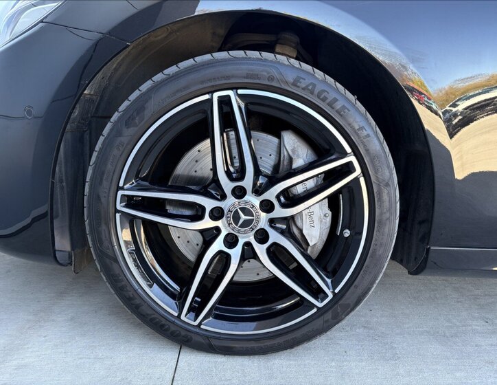 Mercedes-Benz Třídy E Sedan / Limuzína 3,0 l 190 kw