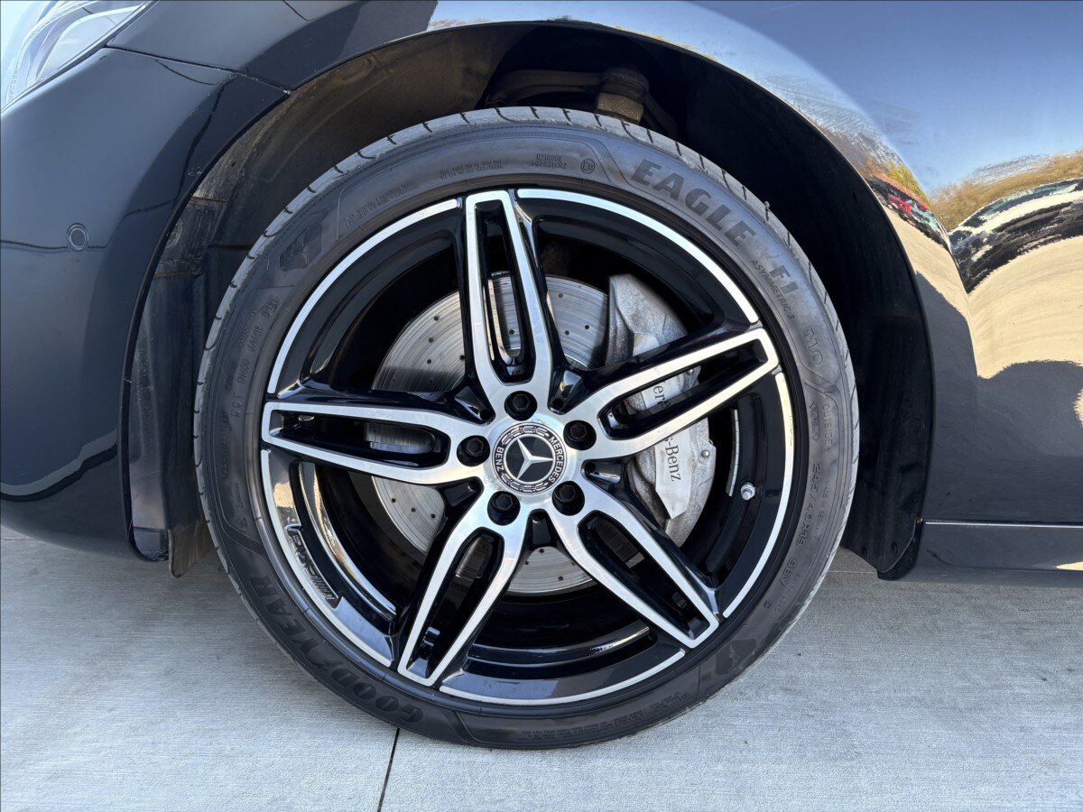 Mercedes-Benz Třídy E Sedan / Limuzína 3,0 l 190 kw