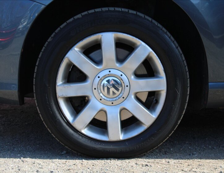 Volkswagen Passat Kombi 1,6 l 77 kw