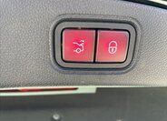 Mercedes-Benz Třídy E Kupé 2,0 l 180 kw