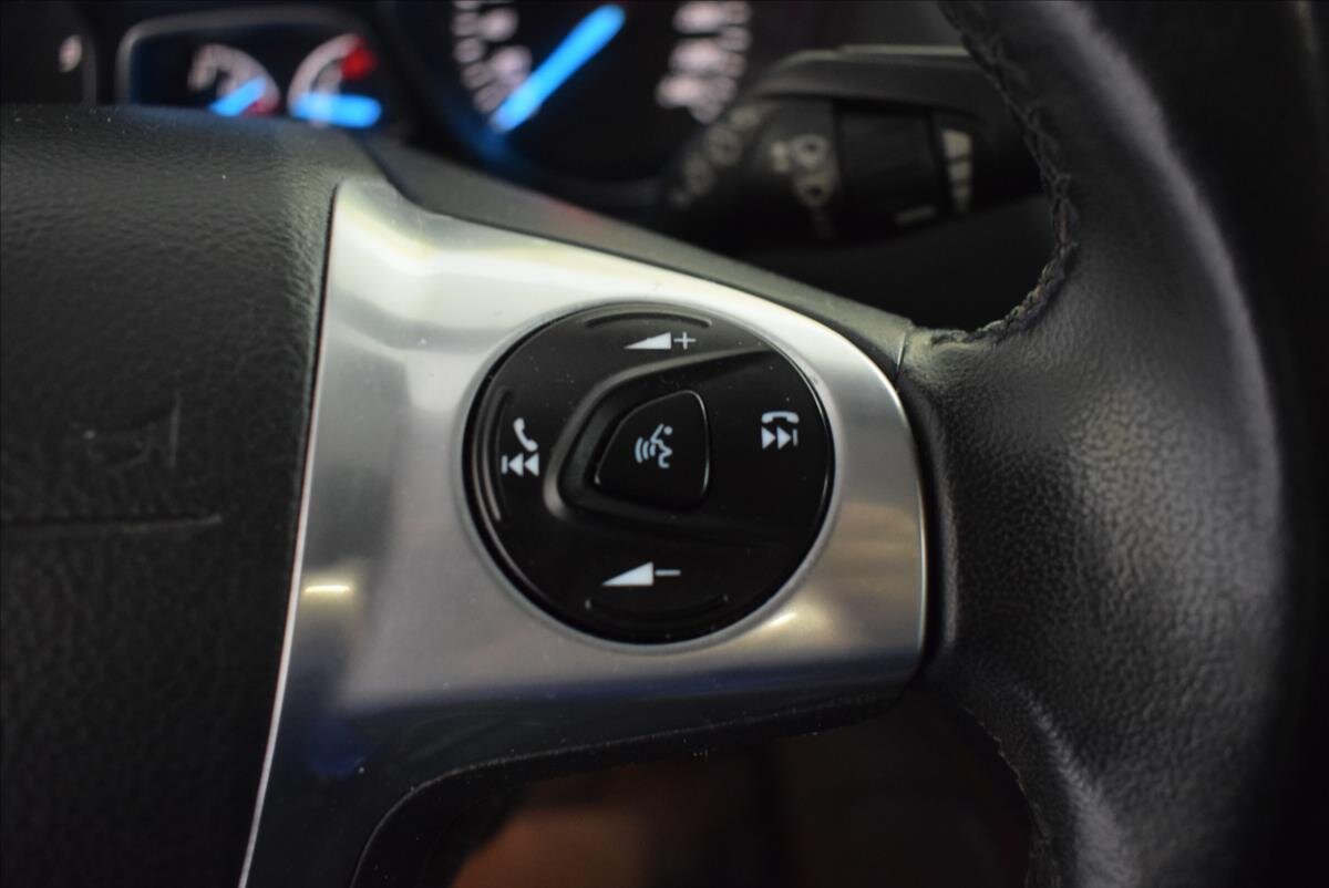 Ford Kuga SUV 2,0 l 120 kw