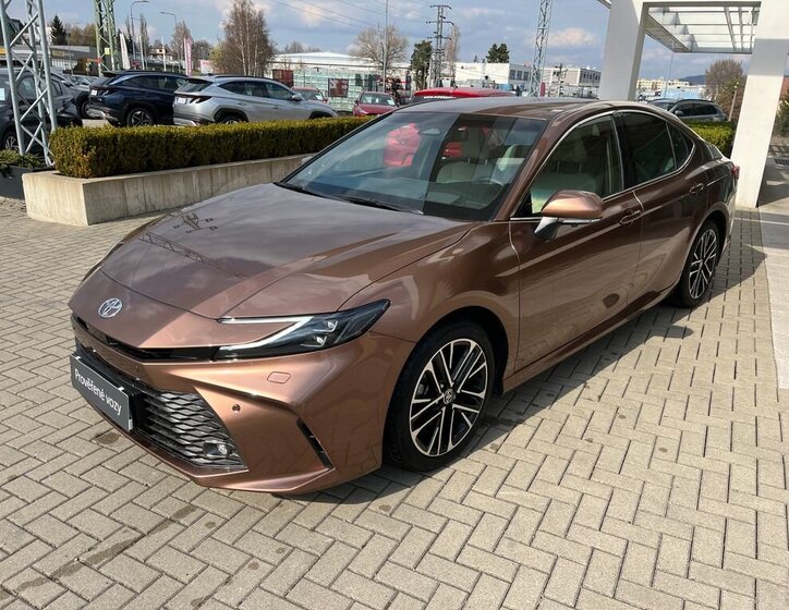 Toyota Camry Sedan / Limuzína 2,5 l 137 kw