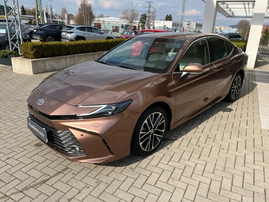 Toyota Camry Sedan / Limuzína 2,5 l 137 kw