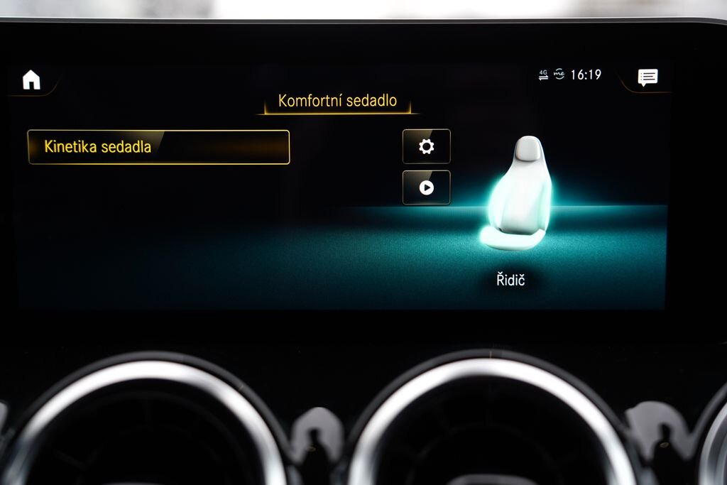 Mercedes-Benz GLB SUV / Terénní 2,0 l 110 kw