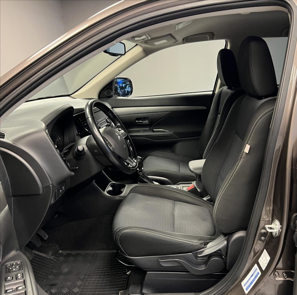 Mitsubishi Outlander SUV 2,3 l 110 kw