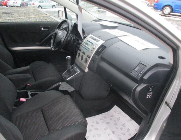 Toyota Corolla Verso 9