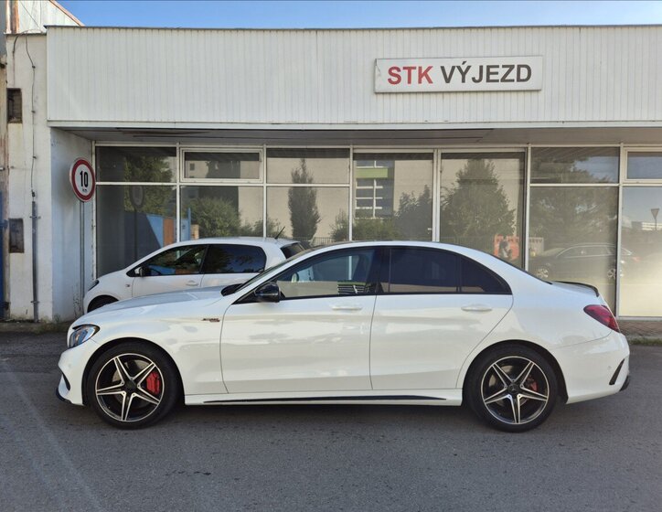 Mercedes-Benz Třídy C Sedan 3,0 l 270 kw