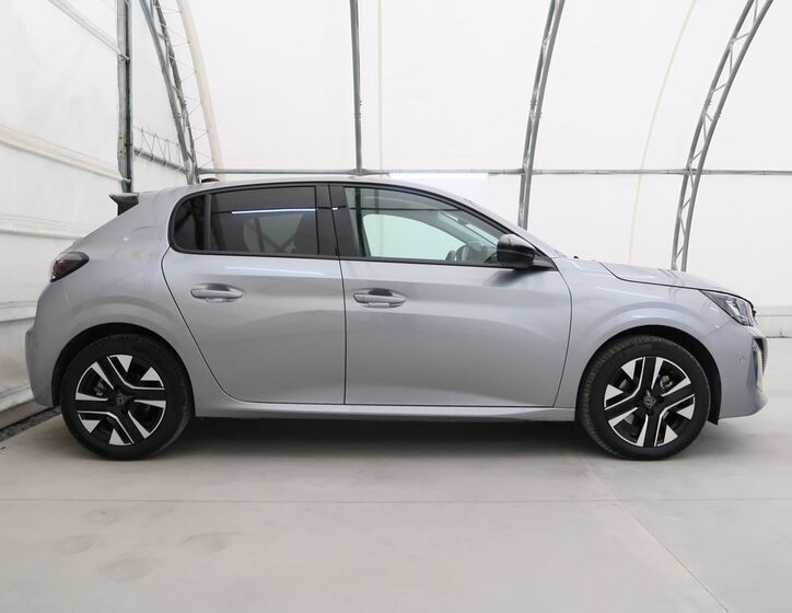 Peugeot 208 5