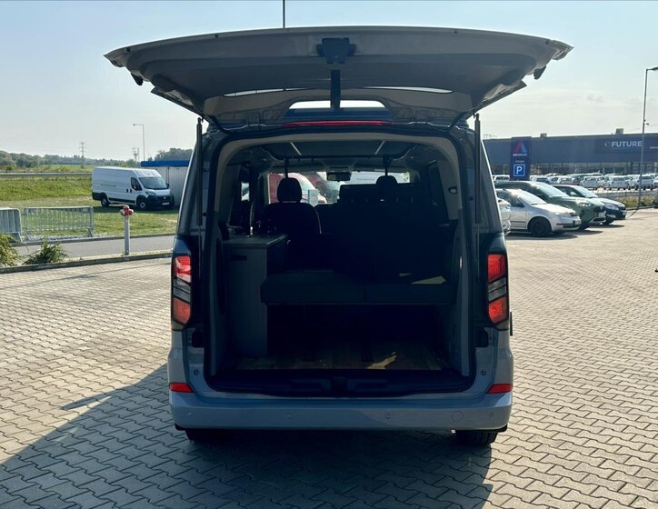 Ford Tourneo Custom 12