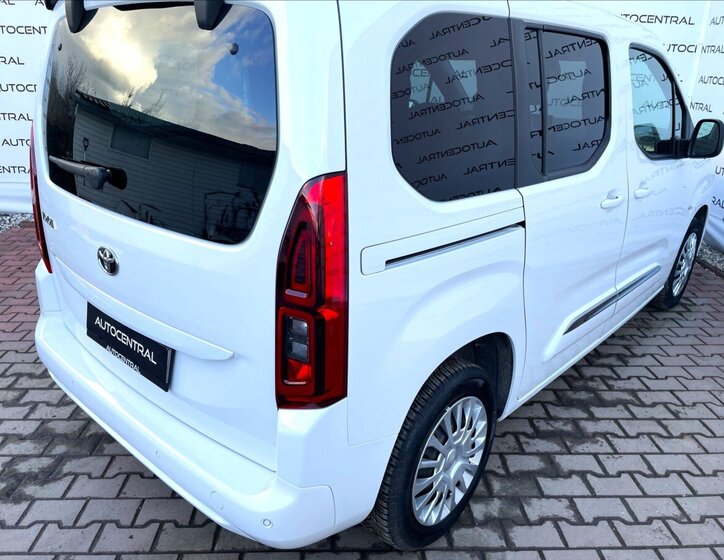 Toyota ProAce City Verso MPV 1,2 l 81 kw