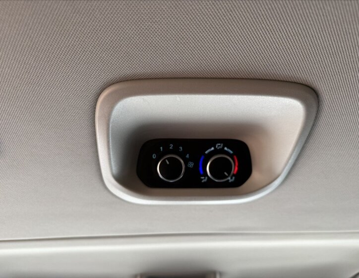 Ford Tourneo Custom MPV 2,0 l 125 kw