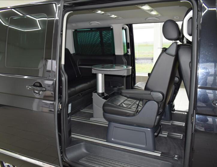Volkswagen Multivan 15
