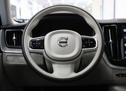 Volvo XC60 SUV / Terénní 2,0 l 145 kw