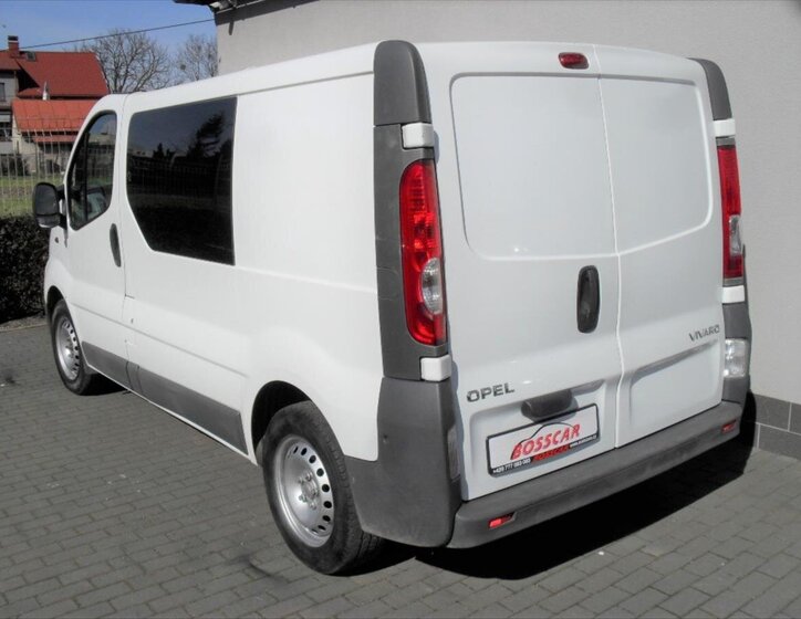 Opel Vivaro 4