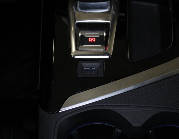 Peugeot 3008 SUV / Terénní 1,2 l 96 kw