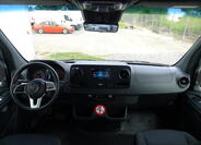 Mercedes-Benz Sprinter 11