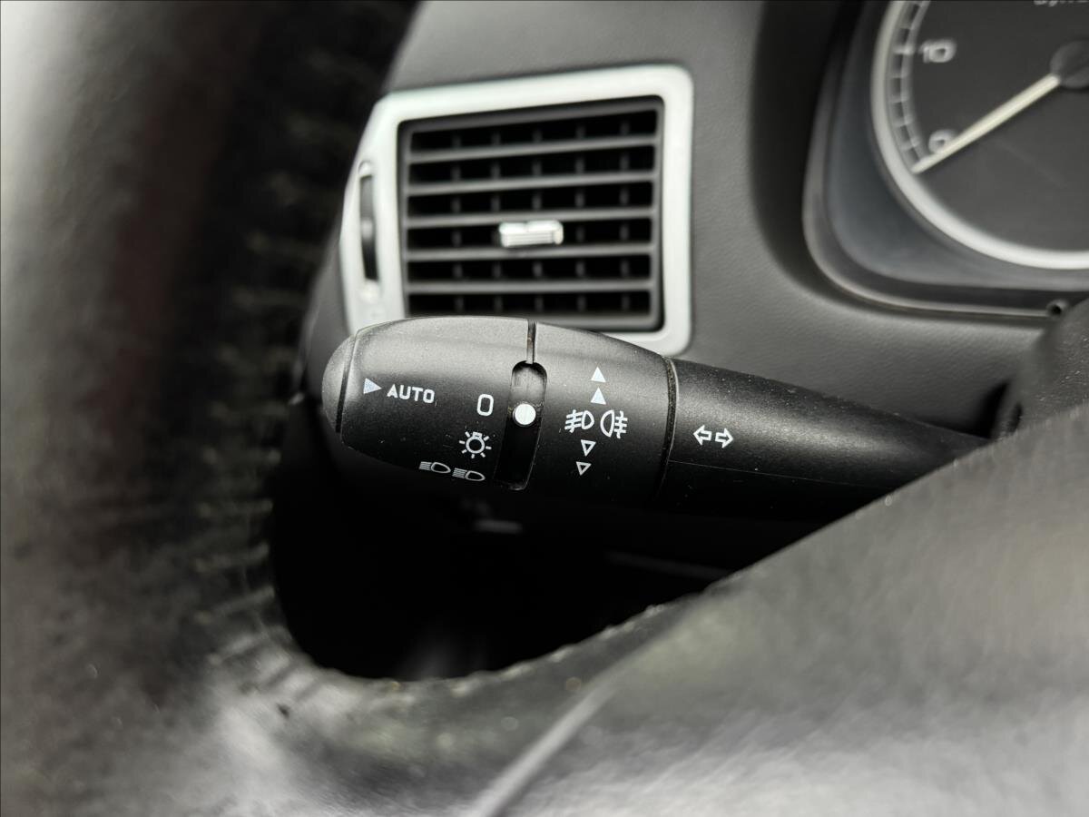 Peugeot 307 Kombi 2,0 l 79 kw