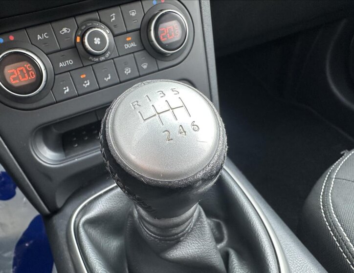 Nissan Qashqai Hatchback 2,0 l 104 kw