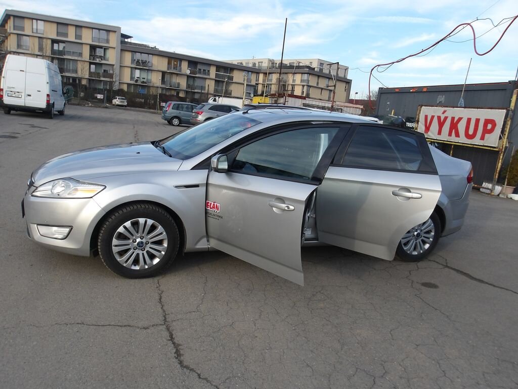 Ford Mondeo Hatchback 2,0 l 103 kw