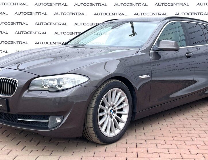 BMW Řada 5 Kombi 3,0 l 180 kw