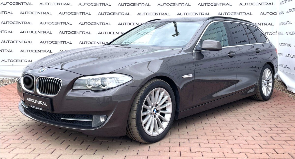 BMW Řada 5 Kombi 3,0 l 180 kw