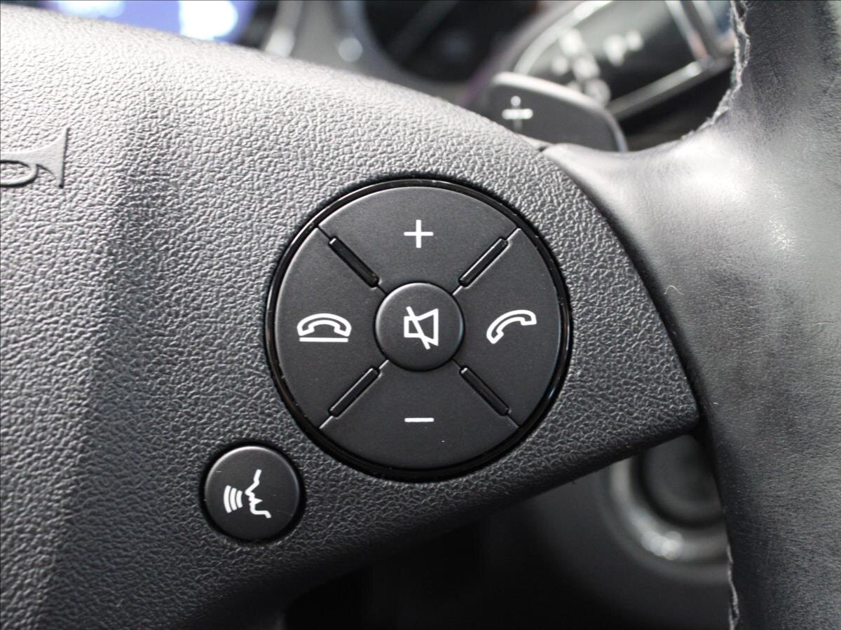 Mercedes-Benz Třídy E Sedan 3,0 l 170 kw