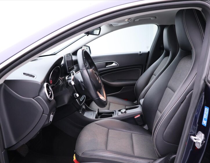 Mercedes-Benz CLA Sedan 1,5 l 80 kw