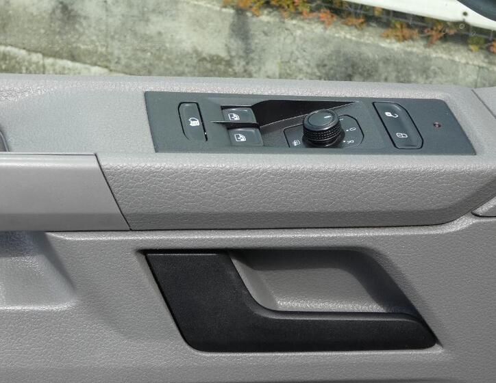 Volkswagen Transporter 9