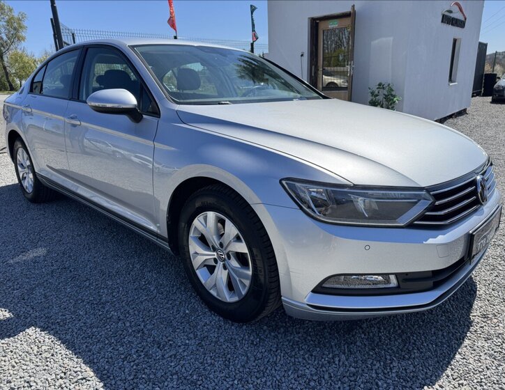 Volkswagen Passat Ostatní 1,6 l 88 kw