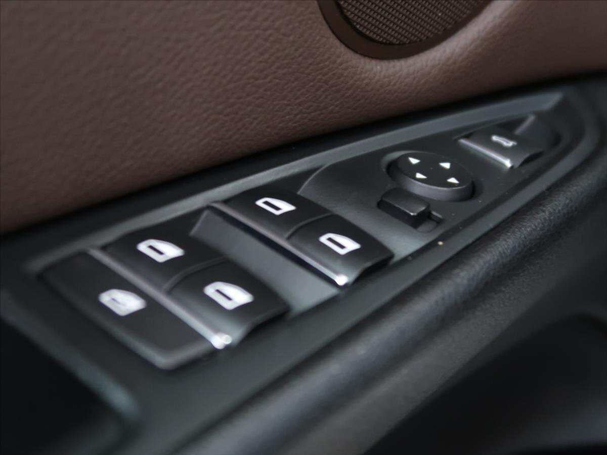 BMW X5 SUV / Terénní 2,0 l 160 kw