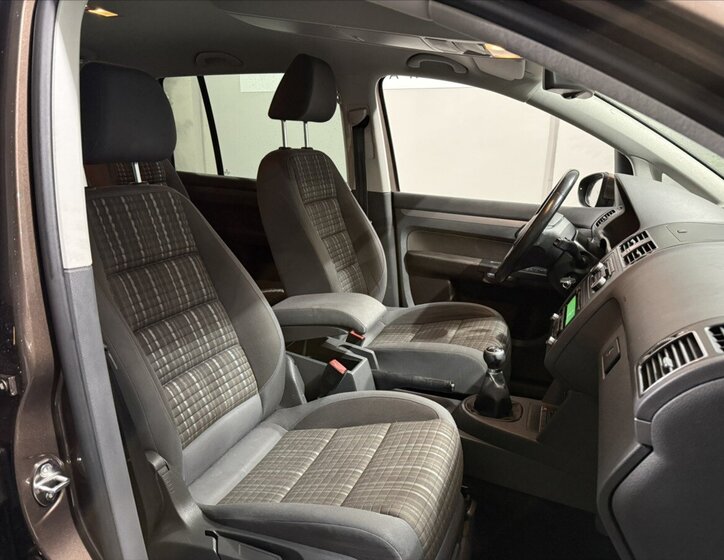 Volkswagen Touran 16