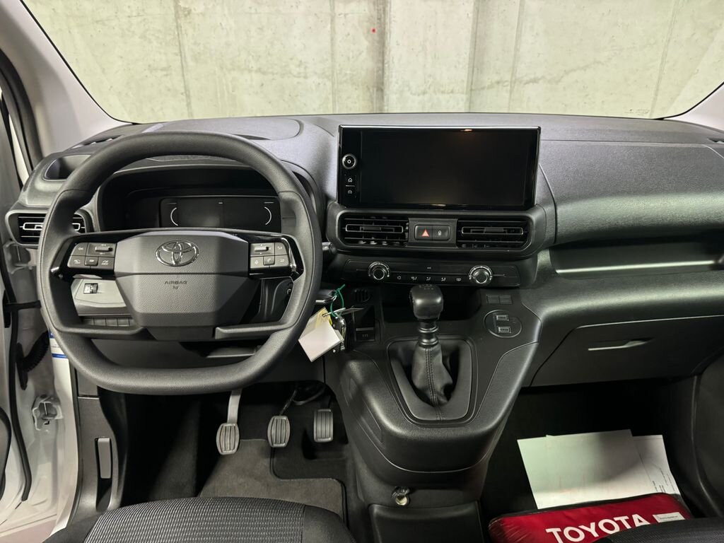 Toyota ProAce City Verso MPV 1,2 l 81 kw