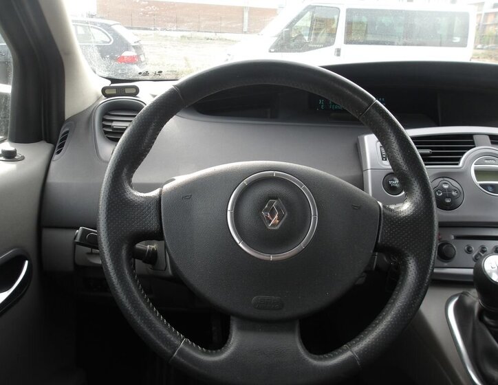 Renault Scénic Kombi 1,5 l 76 kw