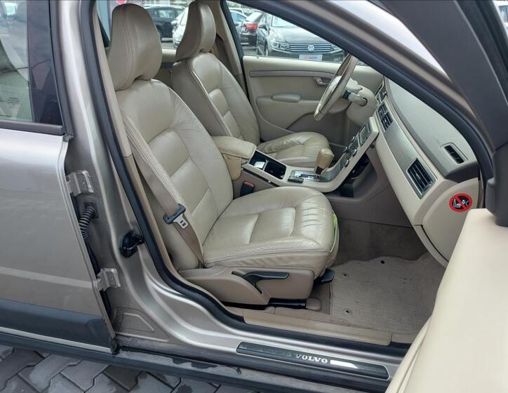 Volvo XC70 19