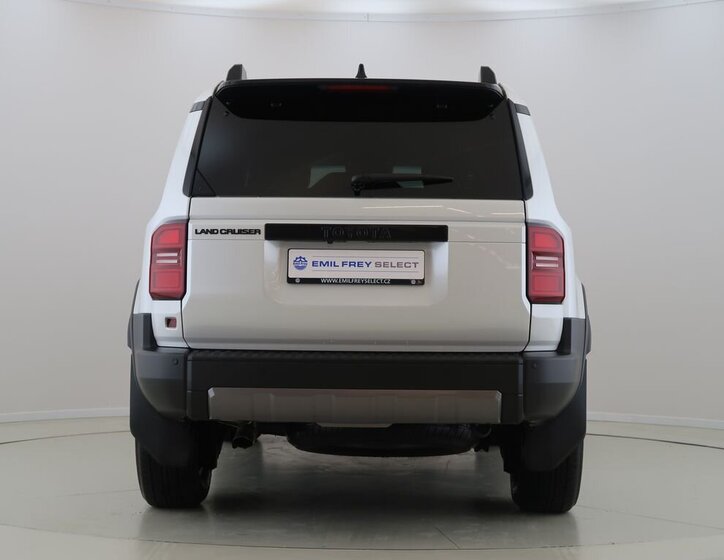 Toyota Land Cruiser SUV 2,8 l 151 kw