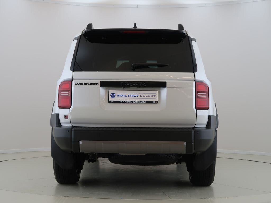 Toyota Land Cruiser SUV 2,8 l 151 kw