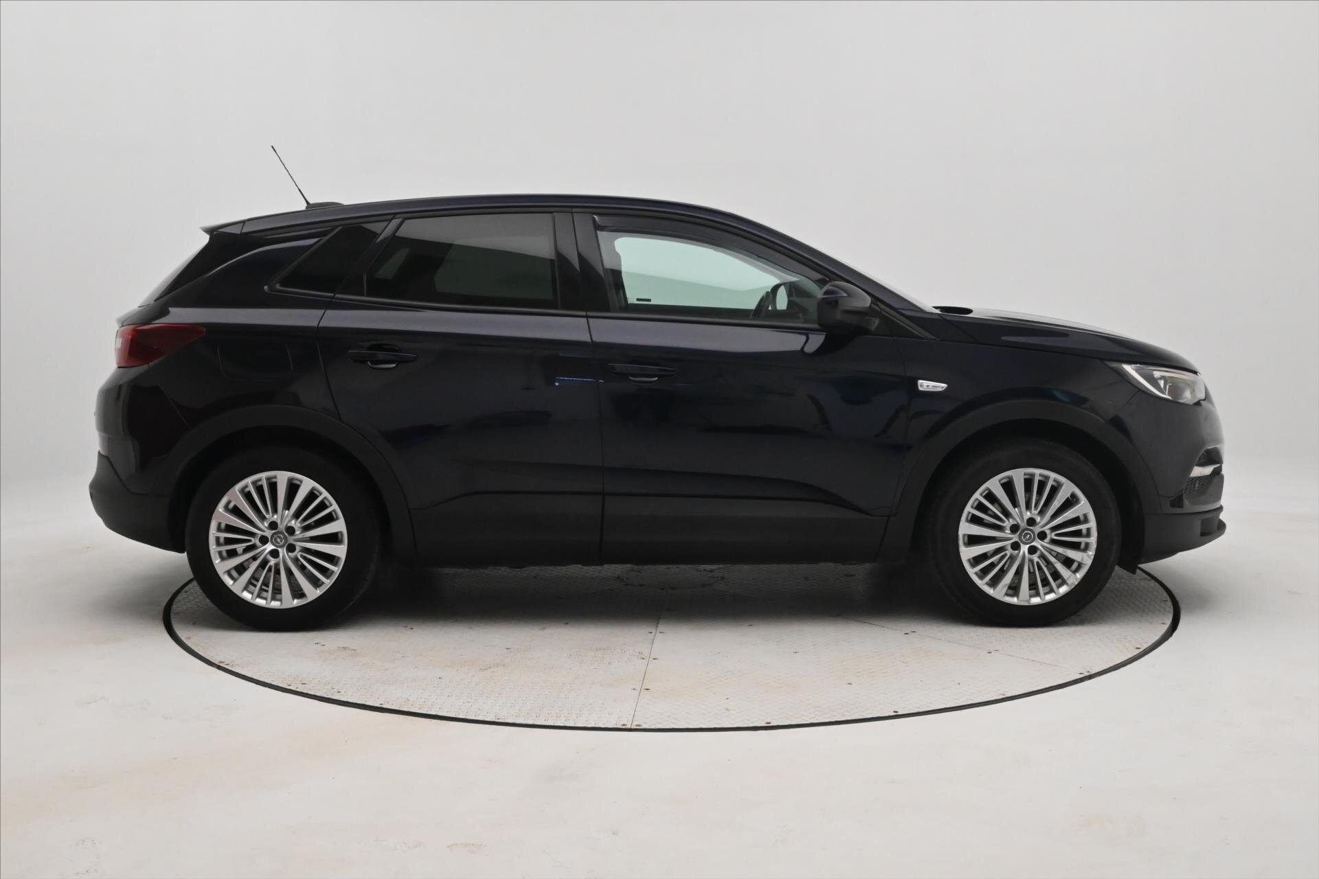 Opel Grandland X SUV / Terénní 1,6 l 88 kw