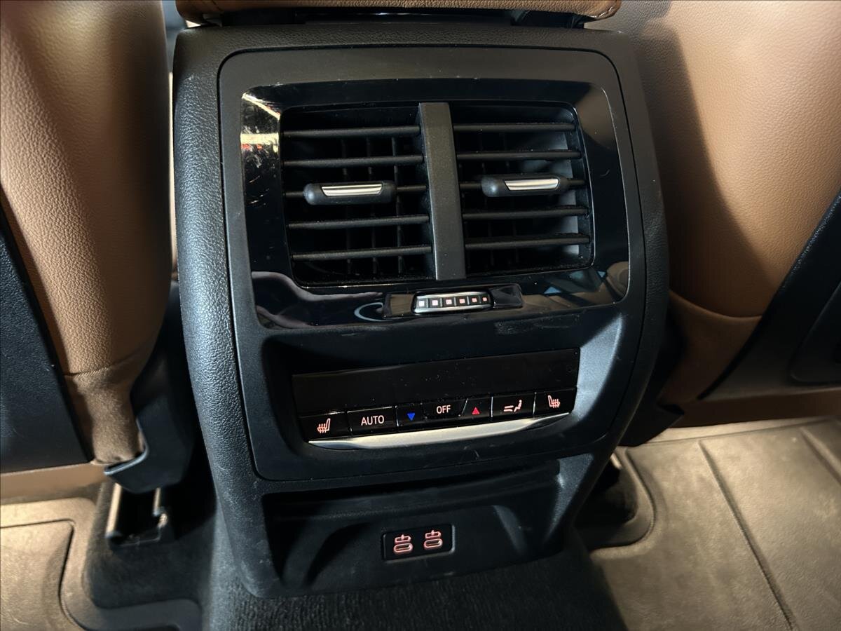 BMW X4 SUV / Terénní 2,0 l 140 kw