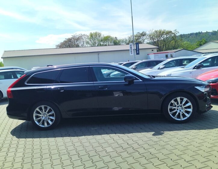 Volvo V90 Kombi 2,0 l 140 kw