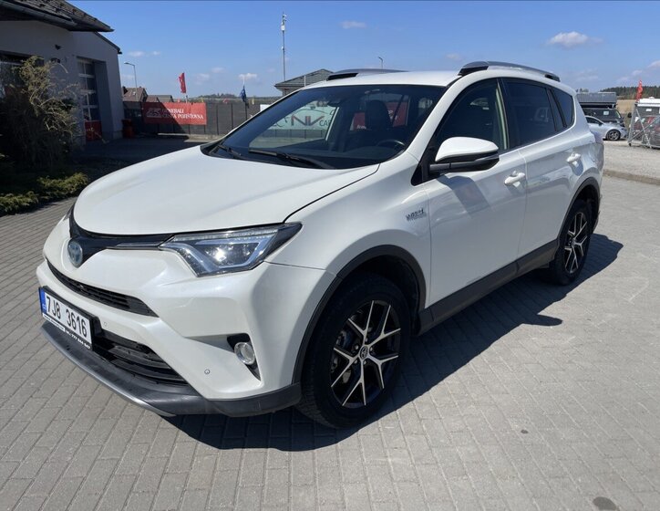 Toyota RAV4 SUV / Terénní 2,5 l 145 kw