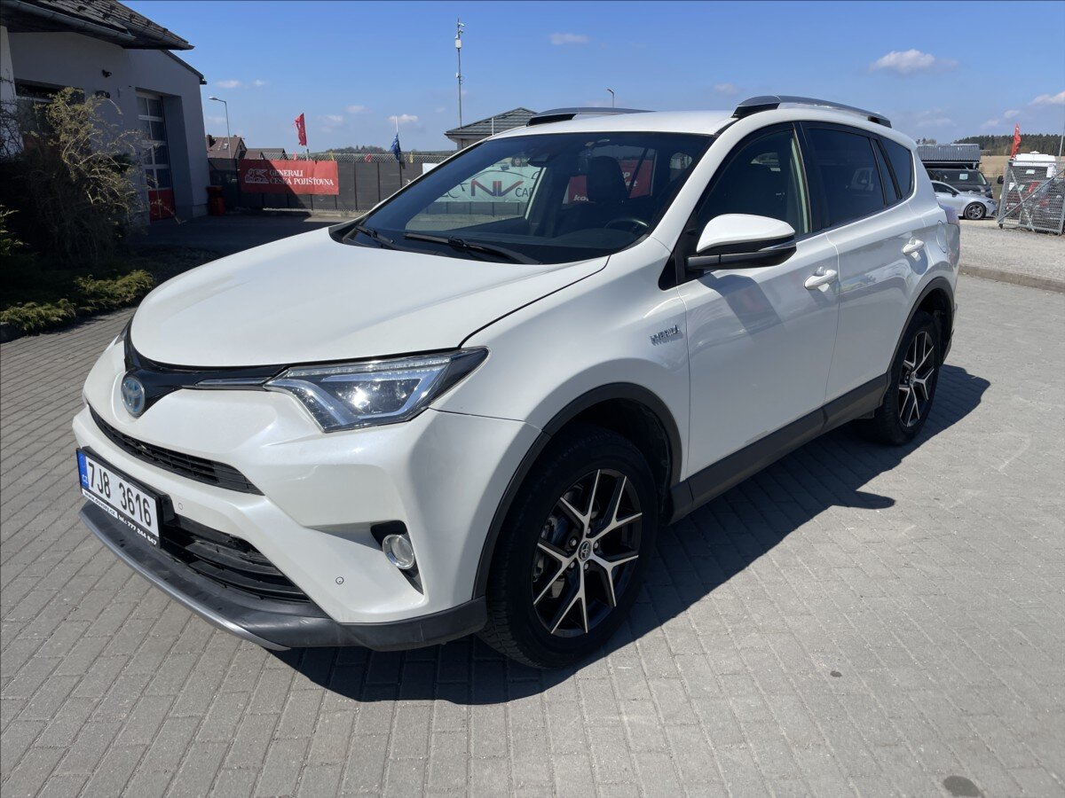 Toyota RAV4 SUV / Terénní 2,5 l 145 kw