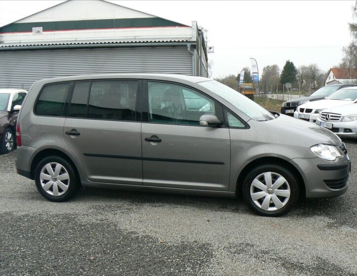 Volkswagen Touran MPV 1,9 l 77 kw